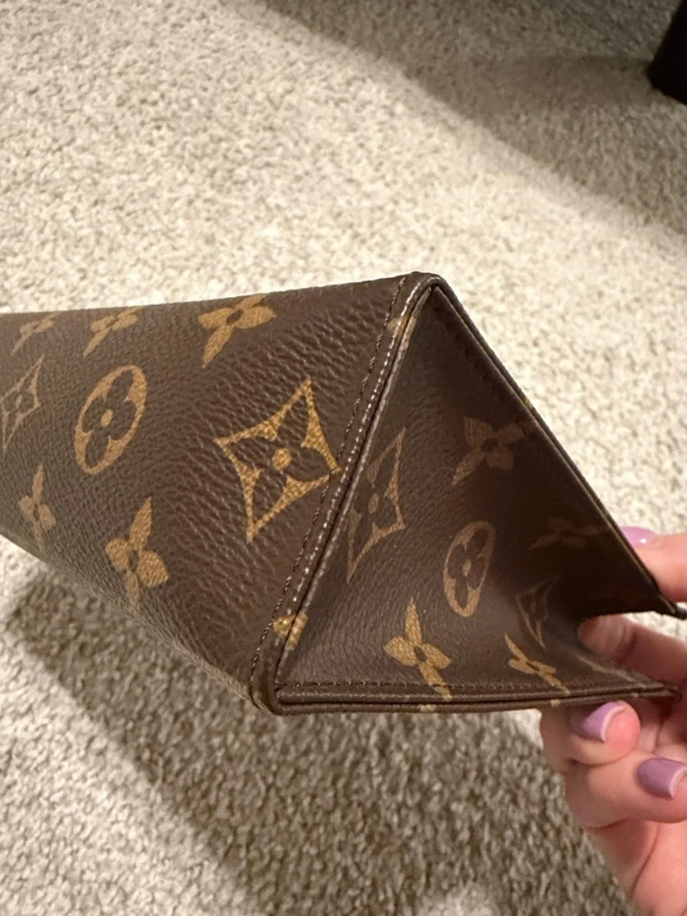 Louis Vuitton Monogram toiletry pouch 19 - Picture 4 of 10